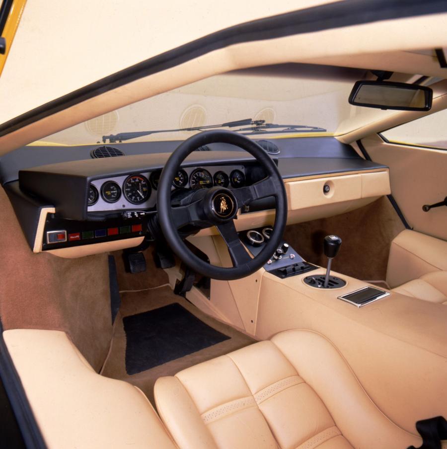 Интерьер Lamborghini Countach LP400 1974 года  (WW) (фото 34 из 55)